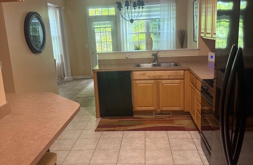 Westlake Condo | 3-bedroom condo in Westlake. Near Crocker Park. 15 minutes away from Airport.