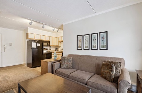 Killington Condo | 3-Bedroom Condo Ski-In, Shuttle, and Cozy Fireplace Whiffletree I3
