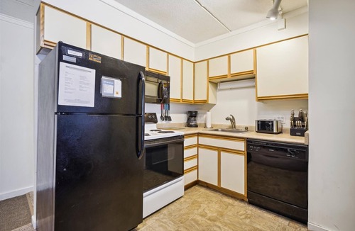 Killington Condo | 3-Bedroom Condo Ski-In, Shuttle, and Cozy Fireplace Whiffletree I3