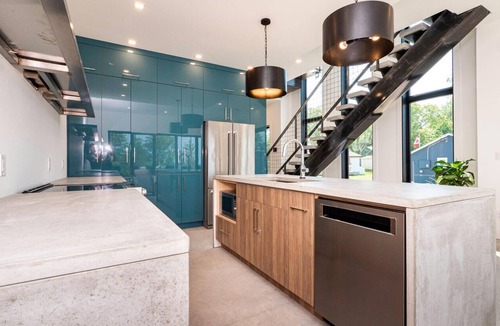 Sauble Beach House | 3 Bedroom Contemporary Beachfront Home Just Steps from the Sand!