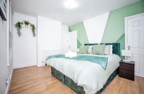 Gillingham Apartment | 3 bedroom-Contractors-Professionals