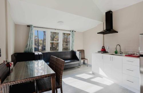 Gravenhurst House | 3-Bedroom Cottage #7 - Austrian Pine