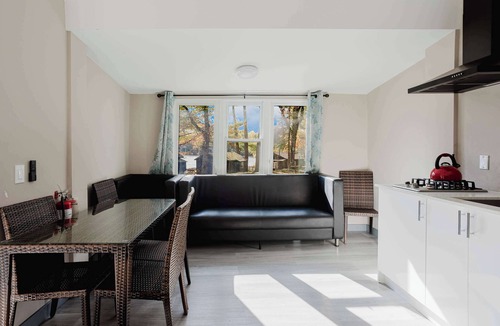 Gravenhurst House | 3-Bedroom Cottage #7 - Austrian Pine
