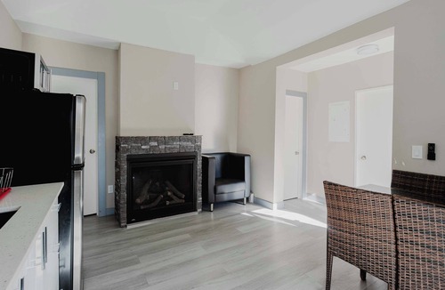 Gravenhurst House | 3-Bedroom Cottage #7 - Austrian Pine
