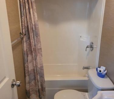 Cherry Valley House | 3 Bedroom Cottage Beachview Lane 35