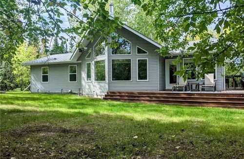 Grand Beach Cottage | 3 Bedroom Cottage - Sunroom + Patio + Fire Pit