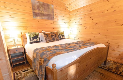 Long Lake Cottage | 3 Bedroom Cottage, sleeps 8