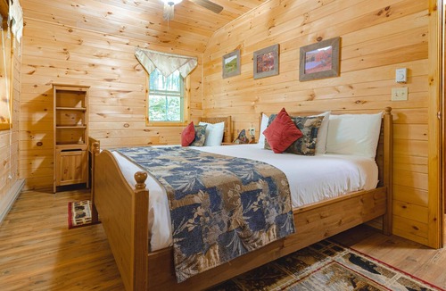 Long Lake Cottage | 3 Bedroom Cottage, sleeps 8