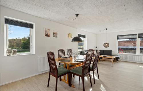 Sønder Felding House | 3 Bedroom Cozy Home In Sønder Felding