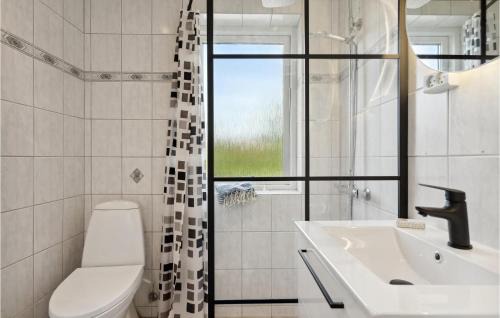 Sønder Felding House | 3 Bedroom Cozy Home In Sønder Felding