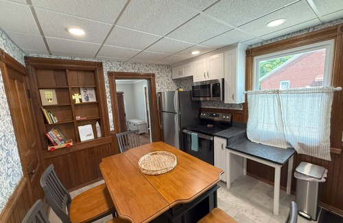 Ferdinand House | 3-bedroom Cozy Home Close to Santa Claus, IN and Holiday World