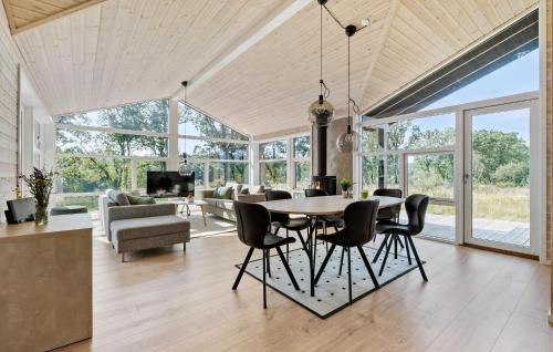 Krejbjerg House | 3 Bedroom Cozy Home In Ejstrupholm