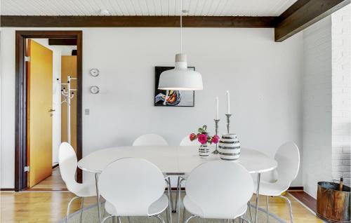Hejsager Strand House | 3 Bedroom Cozy Home In Haderslev