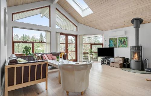 Funder Kirkeby House | 3 Bedroom Cozy Home In Silkeborg