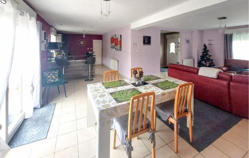 Roquetoire House | 3 Bedroom Cozy Home In Roquetoire