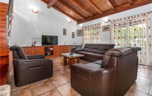 Hreljin House | 3 Bedroom Cozy Home In Hreljin