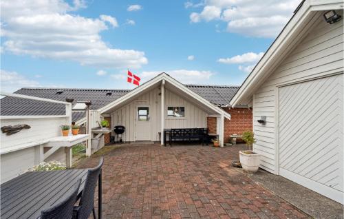 Trend House | 3 Bedroom Cozy Home In Løgstør