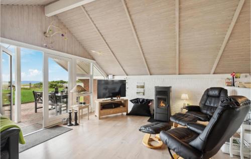 Trend House | 3 Bedroom Cozy Home In Løgstør