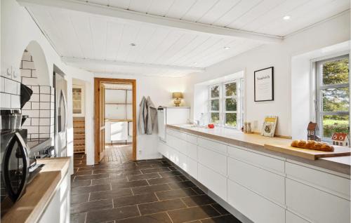 Logstrup House | 3 Bedroom Cozy Home In Løgstrup