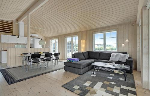 Frolunde House | 3 Bedroom Cozy Home In Slagelse