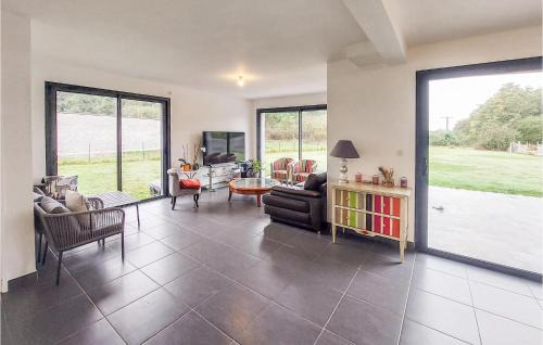 Vertou House | 3 Bedroom Cozy Home In Vertou