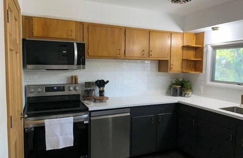 McKownville House | 3 Bedroom Cozy Ranchnn