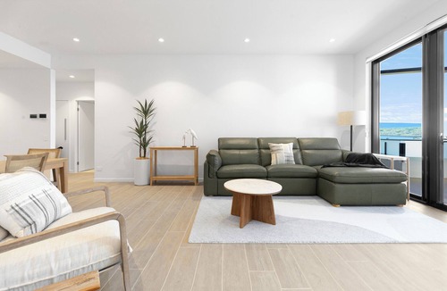 Bokarina Apartment | 3 Bedroom Deluxe with partial ocean view