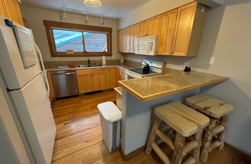 Three Peaks House | 3-bedroom dog friendly townhome in beautiful Silverthorne