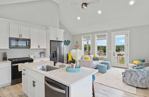 Ottawa House | 3 Bedroom Duplex with Marina Views