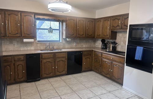 Waco House | 3-bedroom estate located in beautiful bluffs on northeast side of nWaco