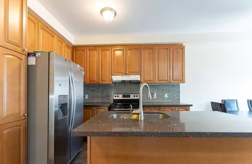 Brampton House | 3-Bedroom Family Home with Parking in Brampton