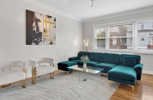 Southeast Yonkers House | 3 Bedroom Family House/Parking/Full Kitchen/Sleeps Groups