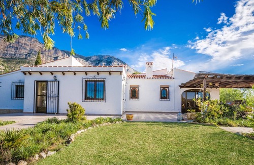 Ermita Villa | 3 Bedroom Family Villa in Javea