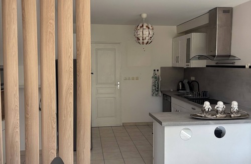 Vergeze House | 3 Bedroom Family Villa with Terrace
