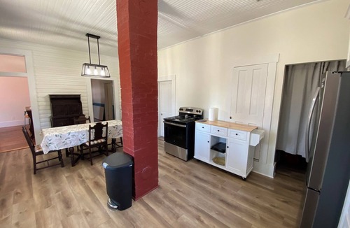 Rogers Other | 3-bedroom farmhouse on 2 acres.