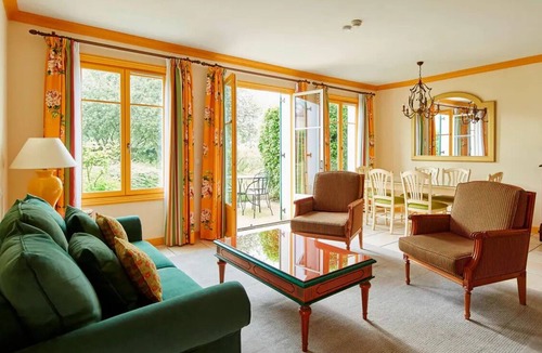 Bailly-Romainvilliers Apartment | 3 Bedroom Townhouse d'ile-de-France