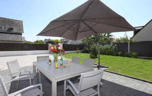 Saint-Meloir-des-Ondes House | 3 Bedroom Awesome Home In Saint-Méloir-Des-Ondes