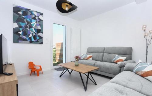 Saint-Meloir-des-Ondes House | 3 Bedroom Awesome Home In Saint-Méloir-Des-Ondes
