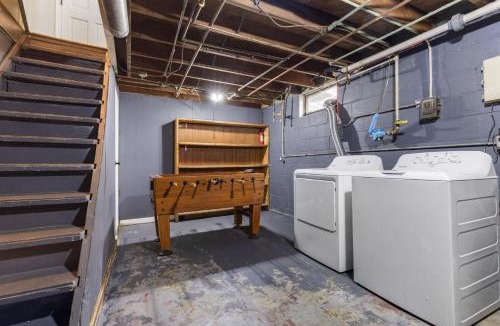 Rockford House | 3 Bedroom Game House with Pool Table and Arcades