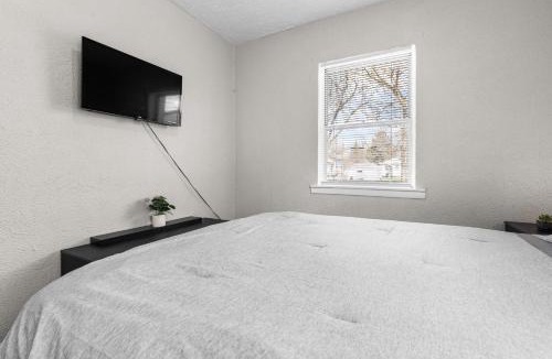 Rockford House | 3 Bedroom Game House with Pool Table and Arcades