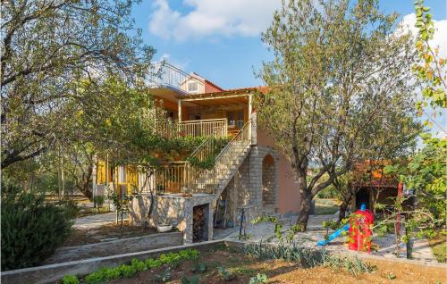 Skradin Apartment | 3 Bedroom Gorgeous Apartment In Skradin