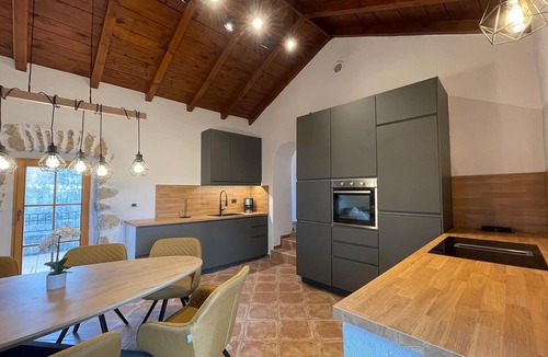 Gabonjin House | 3 bedroom gorgeous home in Gabonjin