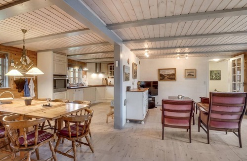 Sundstrup House | 3 bedroom gorgeous home in Højslev