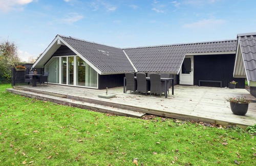 Skødshoved Strand House | 3 bedroom gorgeous home in Knebel