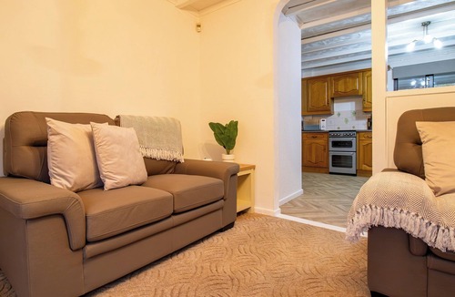 Telford House | 3 Bedroom Home with Parking