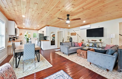 Edgecomb House | 3 Bedroom Happy Cottage 15