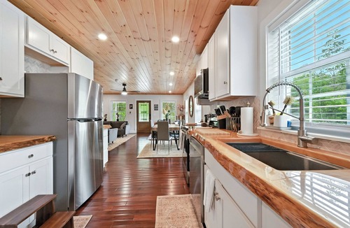 Edgecomb House | 3 Bedroom Happy Cottage 15