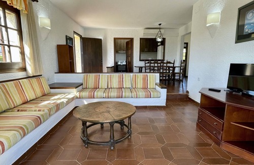 Torroella de Montgri House | 3 bedroom holiday home near the beach