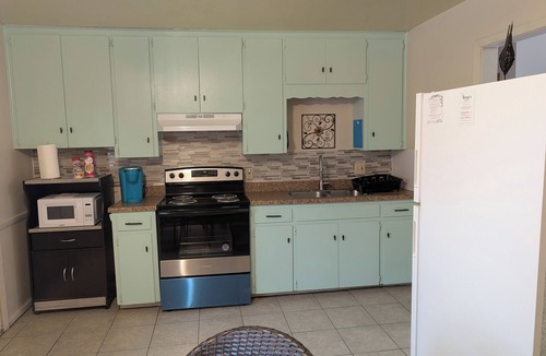 Rockdale Apartment | 3-bedroom Home away from home while in Rockdale A