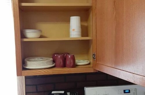 Jerseyville House | 3 Bedroom Home Away From Home